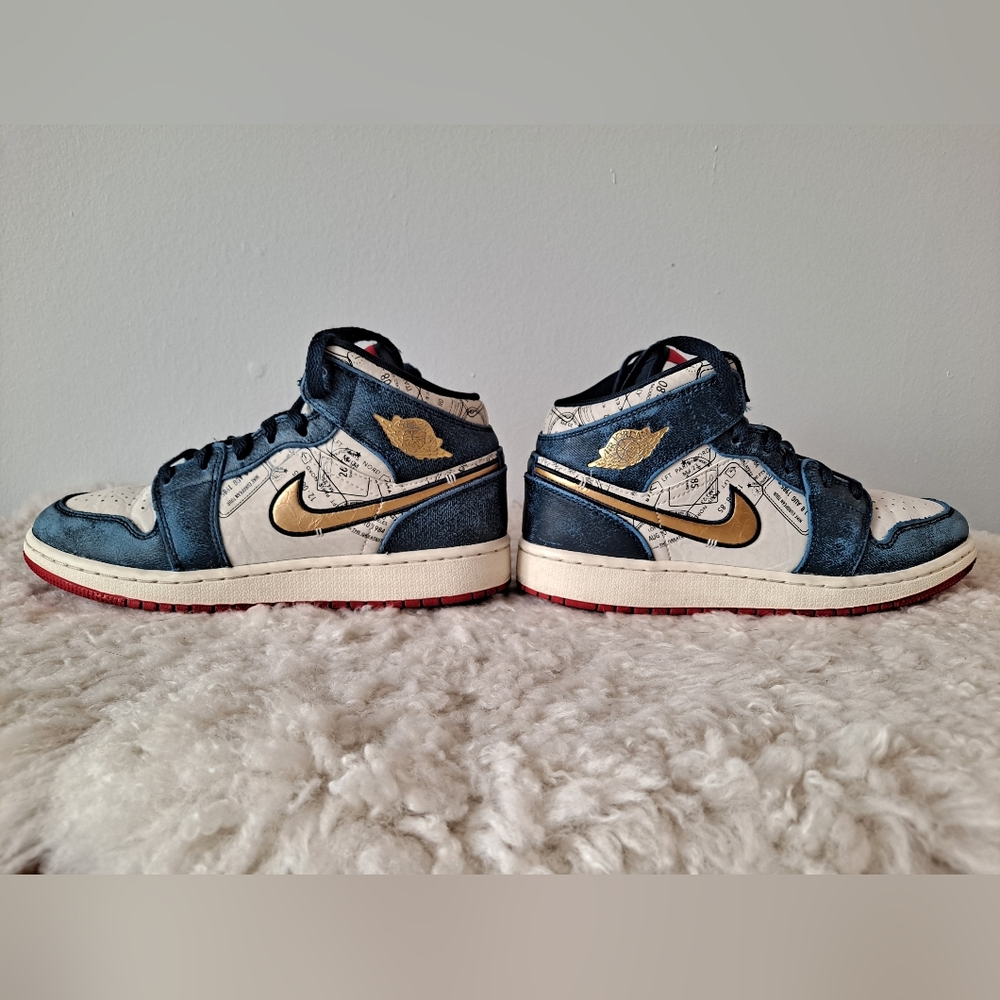 Nike Air Jordan 1 Mid SE Take Flight Sneakers. Size 4.5 Youth